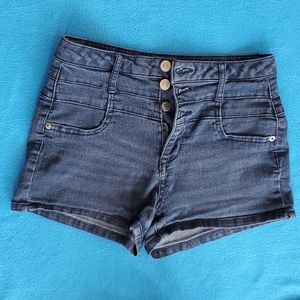 High waisted demin shorts